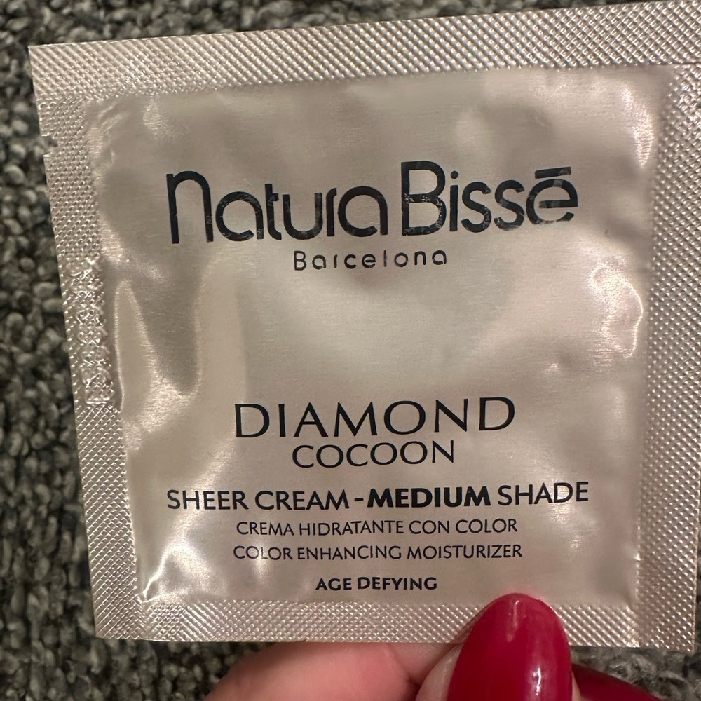 Natura Bisse Diamond Cocoon Sheer Cream Medium